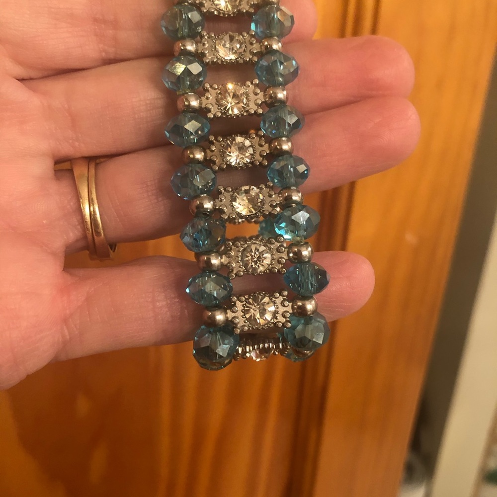 Stretchy sparkly bracelet